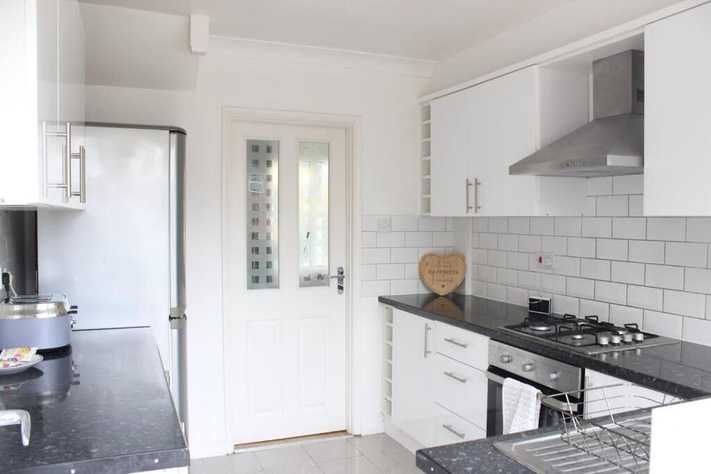 Private & Comfortable 2 Bedroom Home Away From Home Stanwell Dış mekan fotoğraf