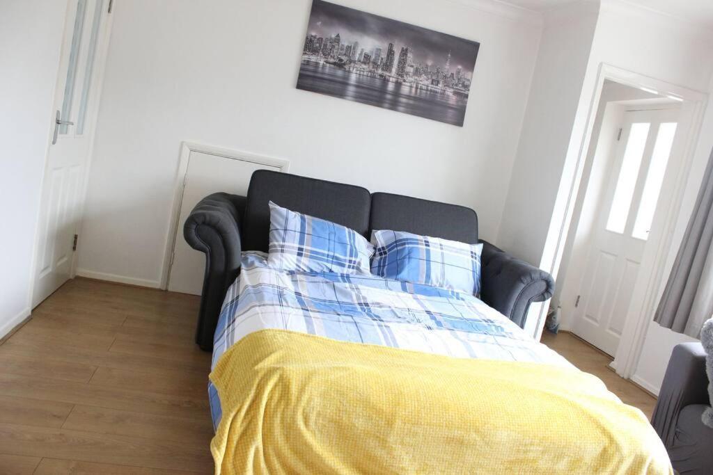 Private & Comfortable 2 Bedroom Home Away From Home Stanwell Dış mekan fotoğraf