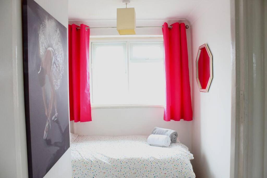 Private & Comfortable 2 Bedroom Home Away From Home Stanwell Dış mekan fotoğraf